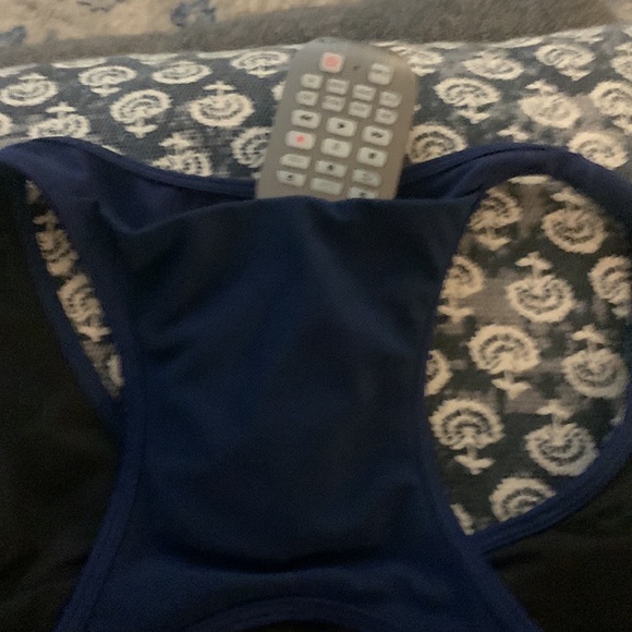 EUC. Senita Stow and Go sports bra Medium - Picture 9 of 11